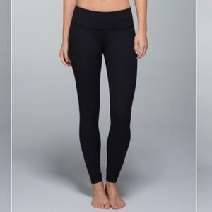 Lululemon black wunder under tight